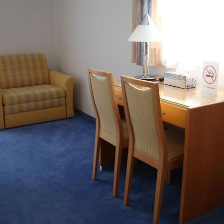 Pension Demmel, Bed & Breakfast Bruckmühl Eksteriør bilde