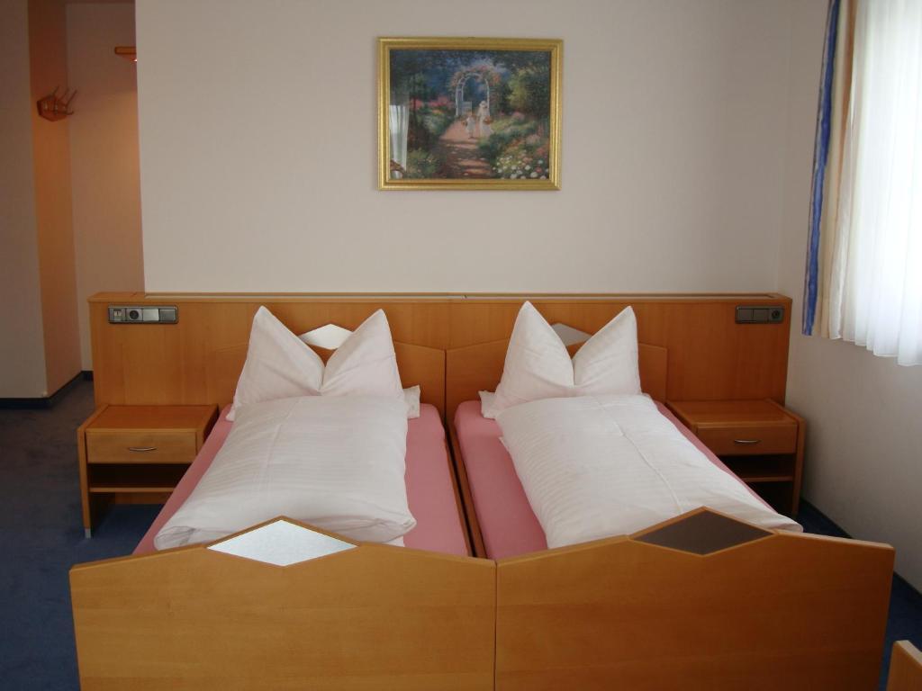 Pension Demmel, Bed & Breakfast Bruckmühl Rom bilde